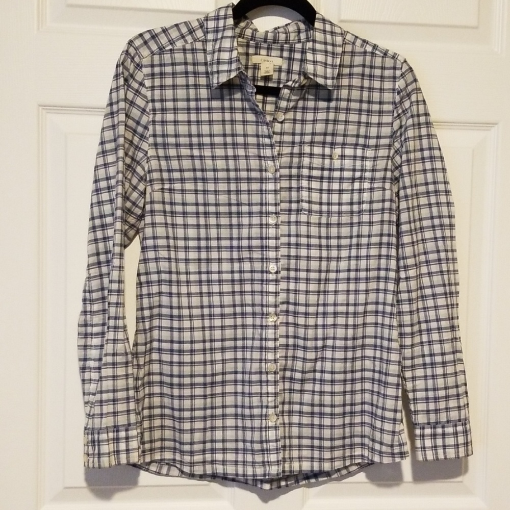 Caslon classic button up